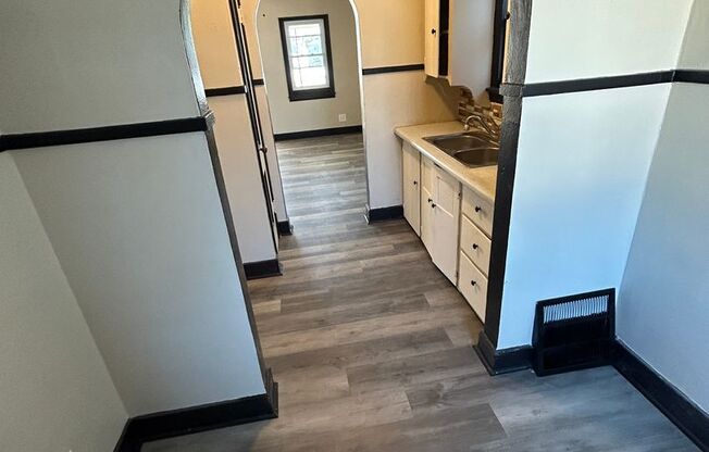 2 bedroom 1 bathroom house for rent