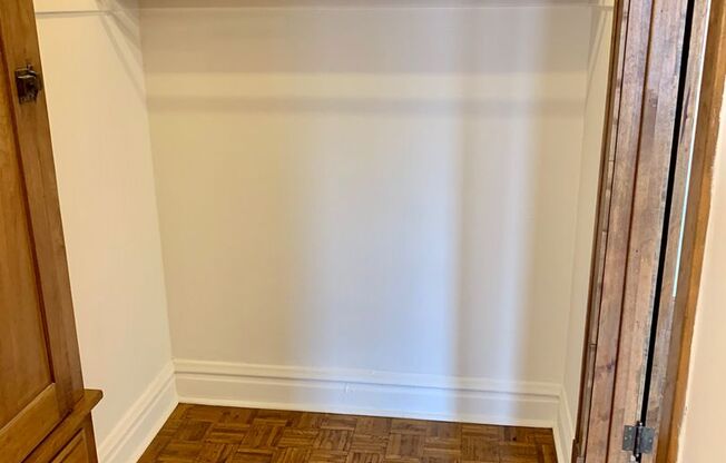 Studio, 1 bath, 500 sqft, $1,665, Unit 553-414