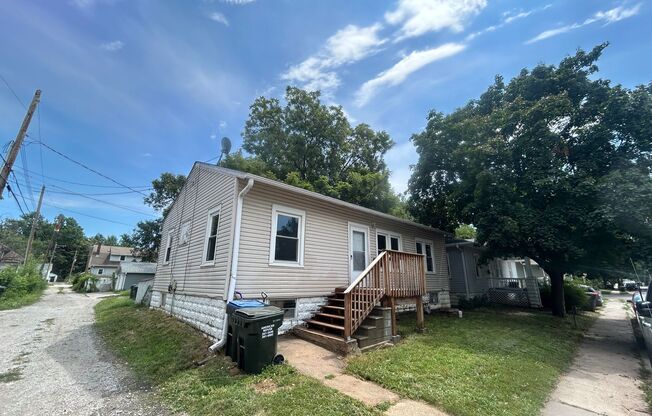 3 beds, 1 bath, $1,100