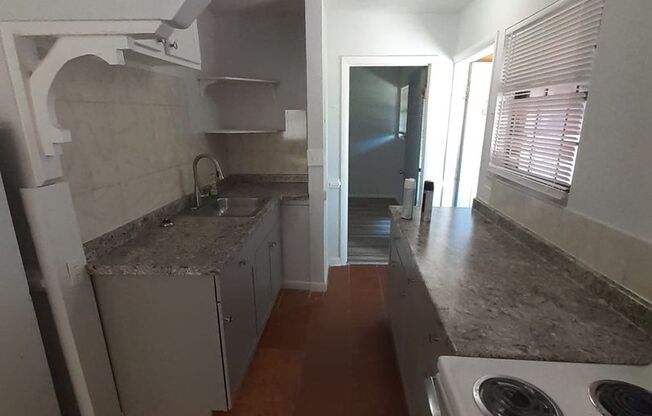 1 bed, 1 bath, 600 sqft, $925, Unit 5708 Unit 4