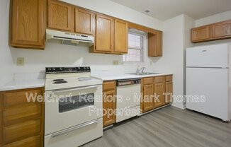 1313 HUDSON AVE