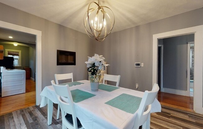 12 BENTHAM RD
