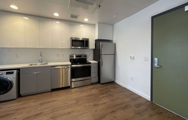 1 bed, 1 bath, 555 sqft, $1,914.17, Unit 313