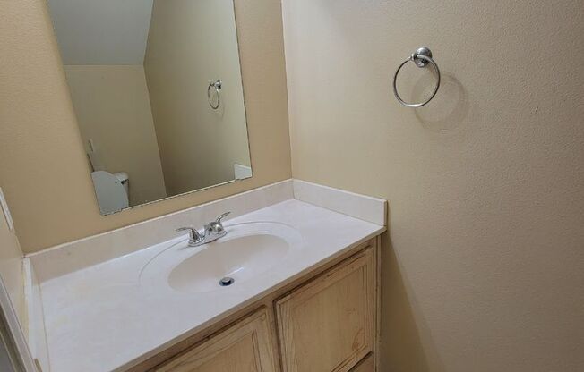 2 beds, 2.5 baths, $875, Unit #7