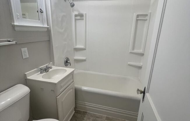 2910 Dudley- 6- Plex