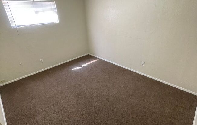 2 beds, 1 bath, 450 sqft, $825, Unit 101