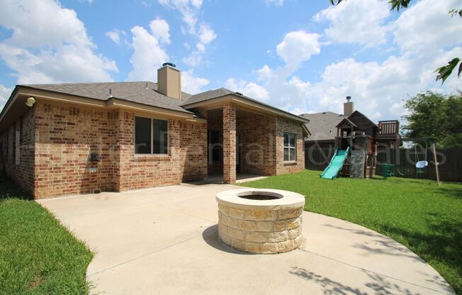 4 beds, 2 baths, $2,050