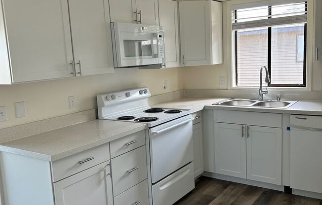 1215 W Ivy Ave