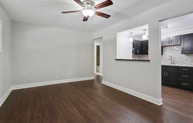 2 beds, 1 bath, 825 sqft, $1,090, Unit 3900 #03