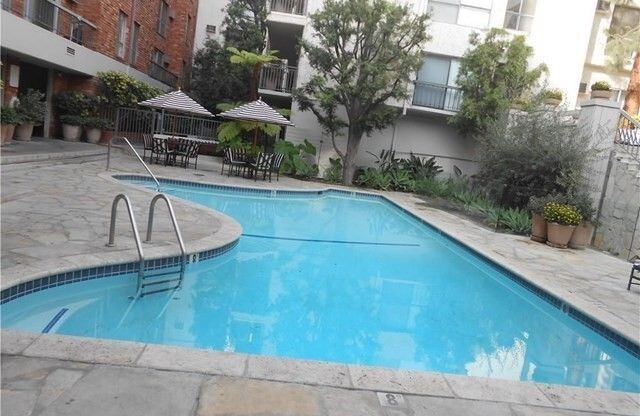1 bed, 1 bath, 661 sqft, $3,075, Unit 208