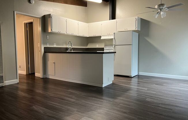 1 bed, 1 bath, 550 sqft, $1,150, Unit 42