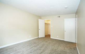 2 beds, 1 bath, 915 sqft, $1,465, Unit RV 5853-B