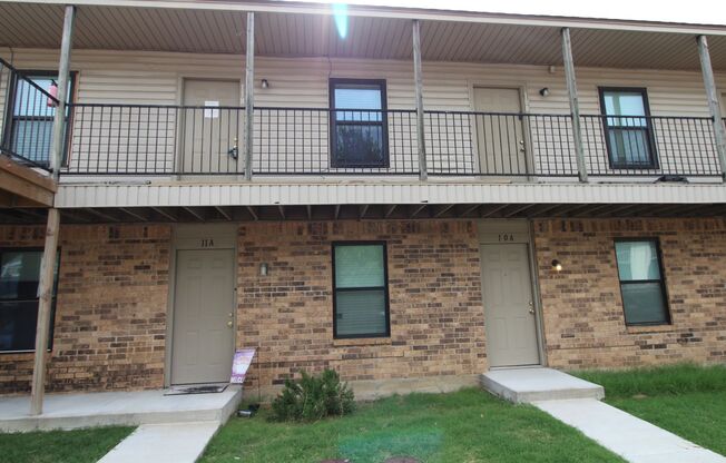 2 beds, 1 bath, 850 sqft, $850, Unit 11B