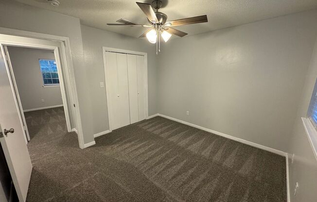 2 beds, 1 bath, $1,295