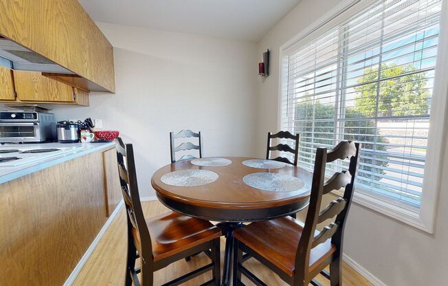 Large furnished 4 bedroom 3 bath home - pet-friendly!