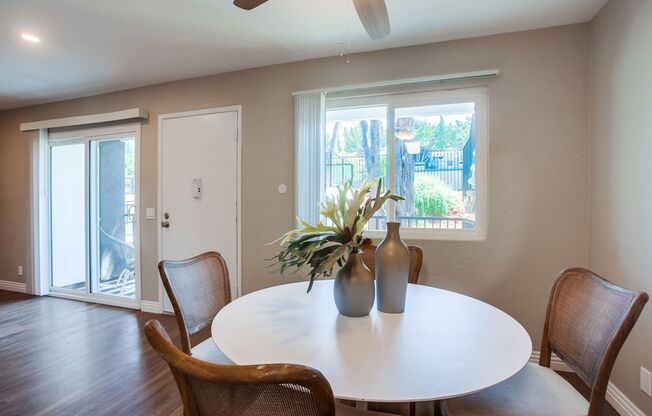 2 beds, 2 baths, 1,000 sqft, $2,595, Unit 23