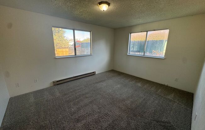 3 beds, 1 bath, $1,600