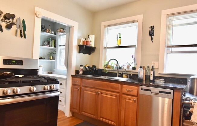 34 ALICIA RD