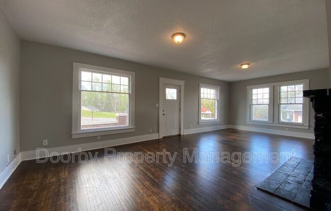 2802 FAIRVIEW DR