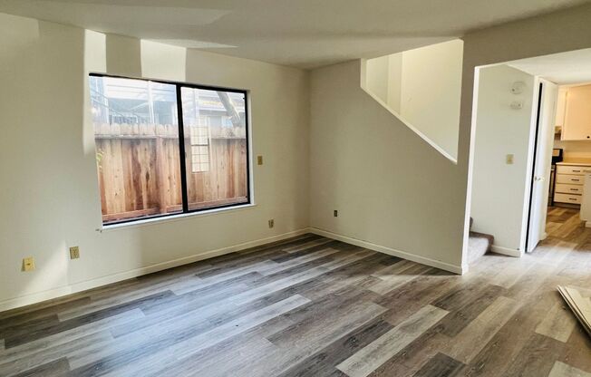 $250 off the 1st months rent -  Apartment in Old Town Elk Grove