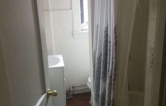 2 beds, 1 bath, $1,550, Unit #1