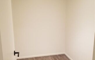 Studio, 1 bath, 900 sqft, $1,995, Unit 6