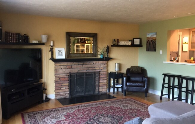 Beautiful 4 bed/2 bath on 10,000+ s.f. private lot with fenced backyard - Available May 6th, 2024