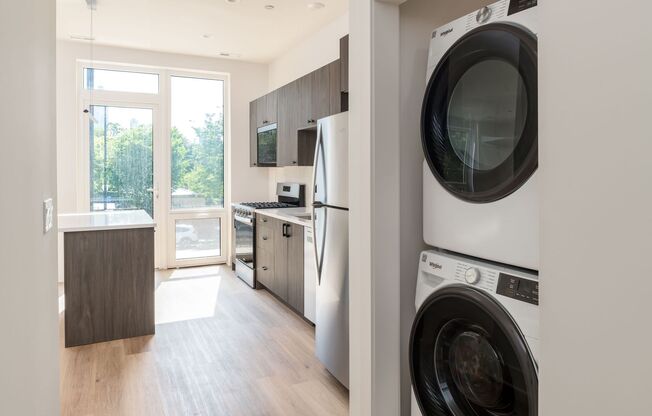 1 bed, 1 bath, 846 sqft, $3,095, Unit 405