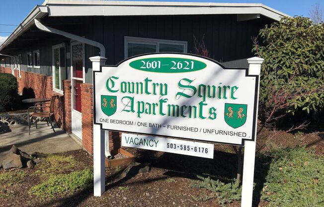 052-Country Squire Apartments
