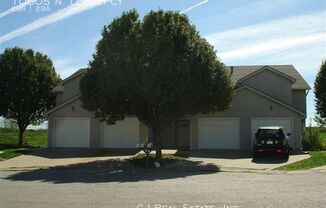 10605 N LOCUST CT