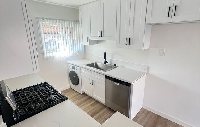 1 bed, 1 bath, $2,195, Unit 08