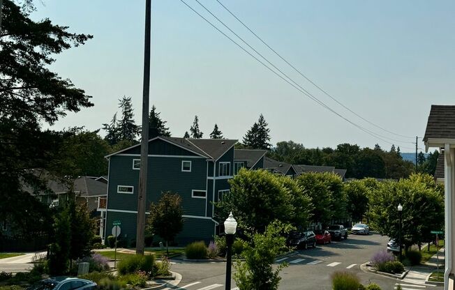 Beautiful 4 bedroom in desirable Manette neighborhood