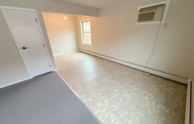 2 beds, 1 bath, 1,000 sqft, $795, Unit 4