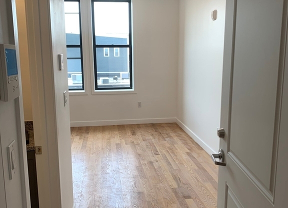 64 MARKET ST
