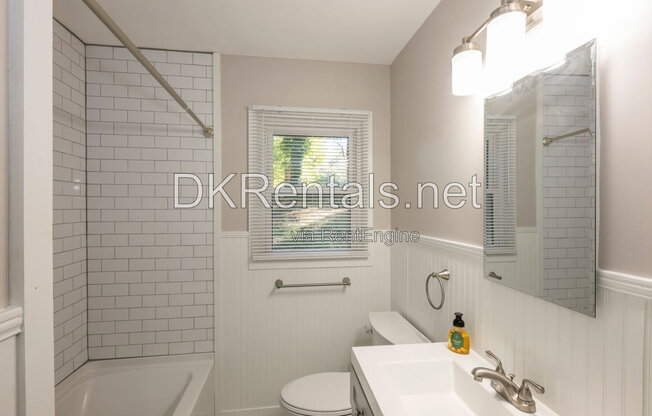 3 beds, 2 baths, 1,160 sqft, $1,900