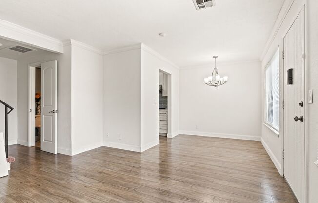 Spacious & Updated 2-Bedroom Townhouse in Union City | In-Unit Laundry & Modern Kitchen