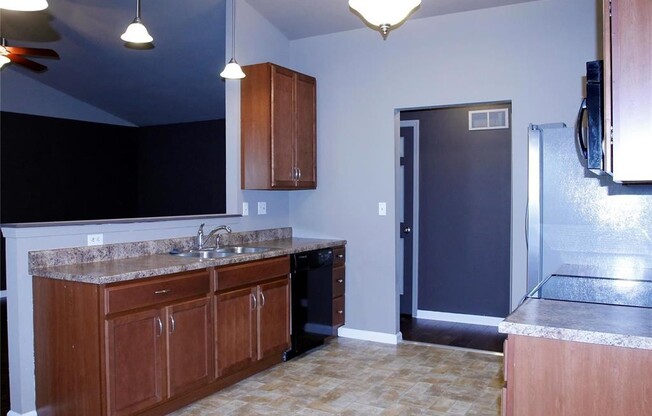 2 beds, 2 baths, $1,595