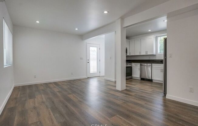 869 Glenway Dr