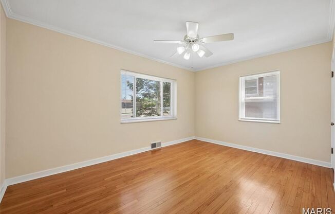3 beds, 1 bath, 1,292 sqft, $1,900, Unit Tesson ferry Road- 9743