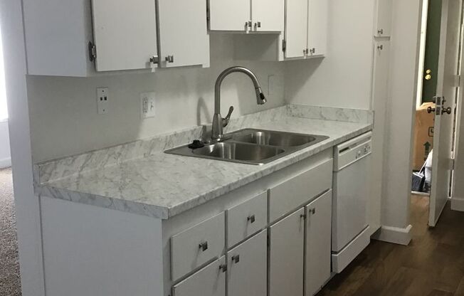 1 bed, 1 bath, 708 sqft, $1,310, Unit 2305-E