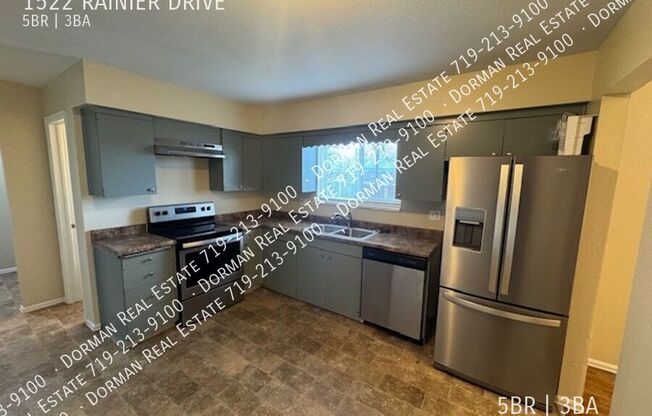 1522 RAINIER DR