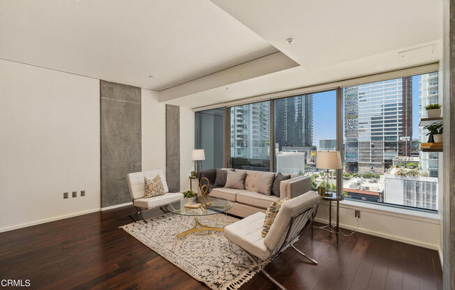 1 bed, 1 bath, 860 sqft, $3,000, Unit 914