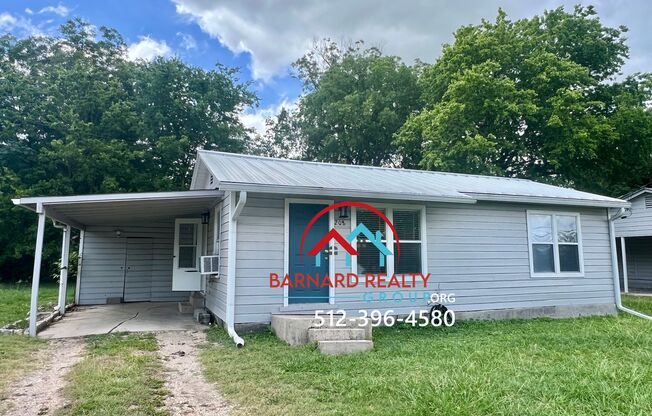 Available: Charming 2 Bedroom 1 Bath with Carport on Bus Route