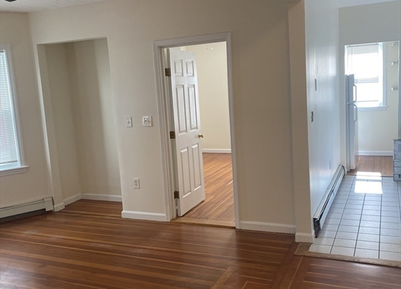 2 beds, 1 bath, 1,050 sqft, $2,600, Unit 1