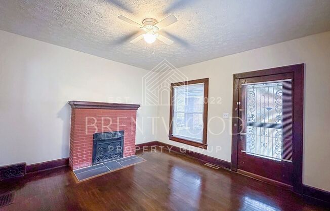 Charming 3-Bedroom Home with Modern Kitchen & Hardwood Floors – Move-In Ready!