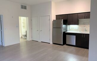 1 bed, 1 bath, 579 sqft, $1,300, Unit 101