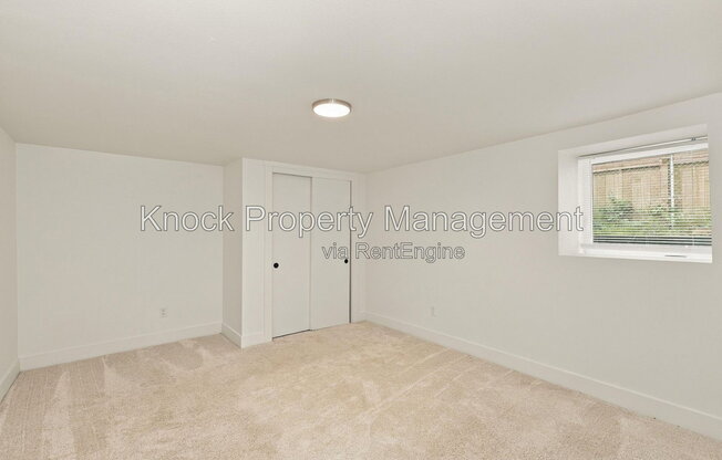 2 beds, 1 bath, 936 sqft, $1,700, Unit B
