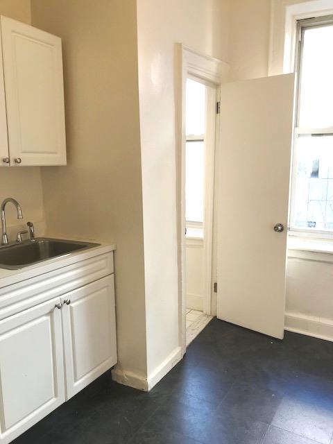 1 bed, 1 bath, 400 sqft, $3,250, Unit 18