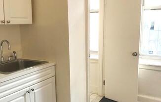 1 bed, 1 bath, 400 sqft, $3,250, Unit 18