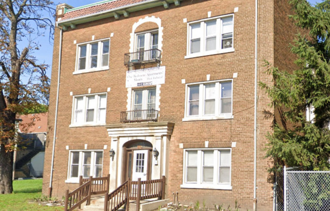 816 W. Greenfield Ave.